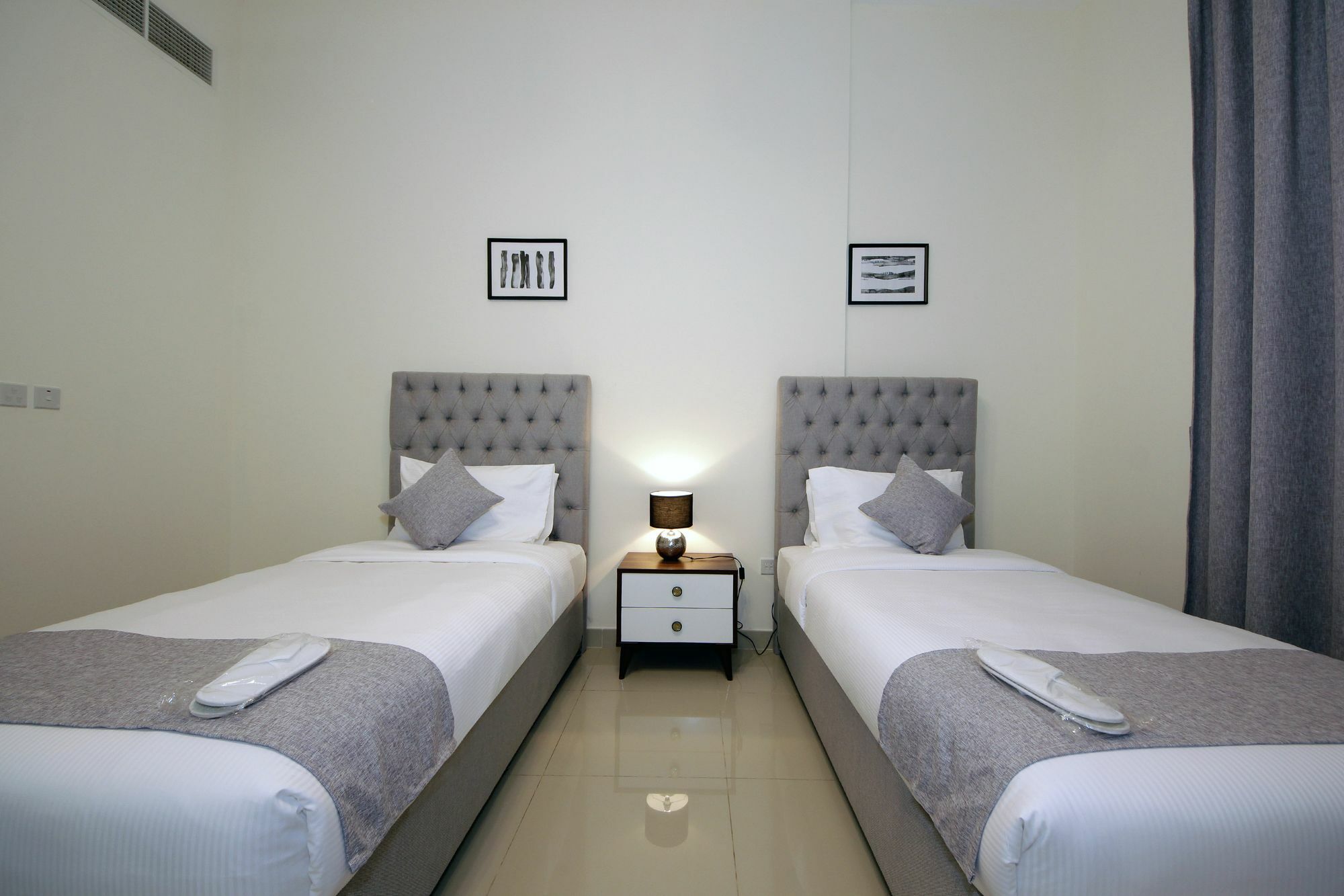 Spacious 2 Bedroom In Al Telal 11, Al Barsha 1 ドバイ エクステリア 写真
