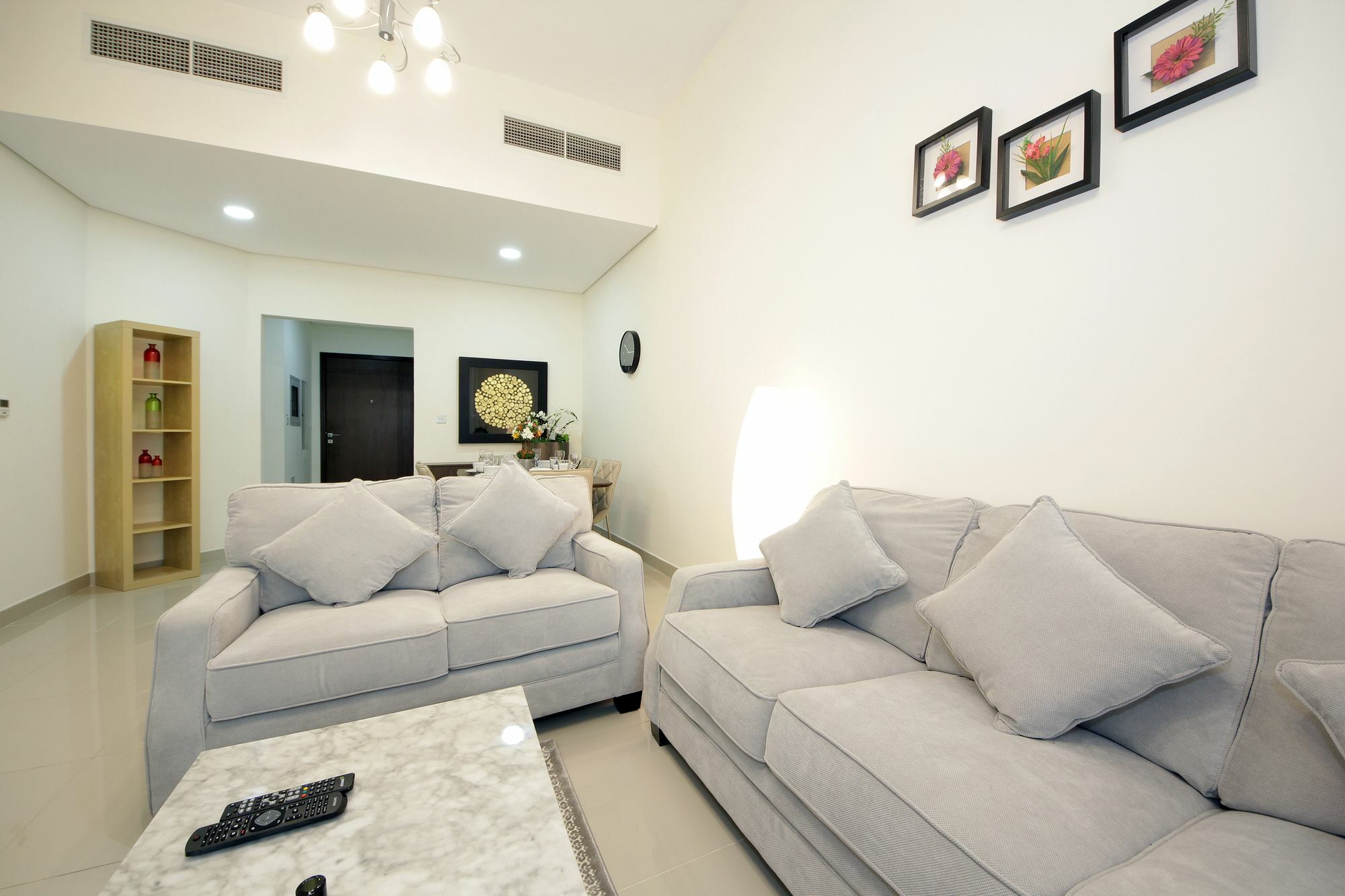 Spacious 2 Bedroom In Al Telal 11, Al Barsha 1 ドバイ エクステリア 写真