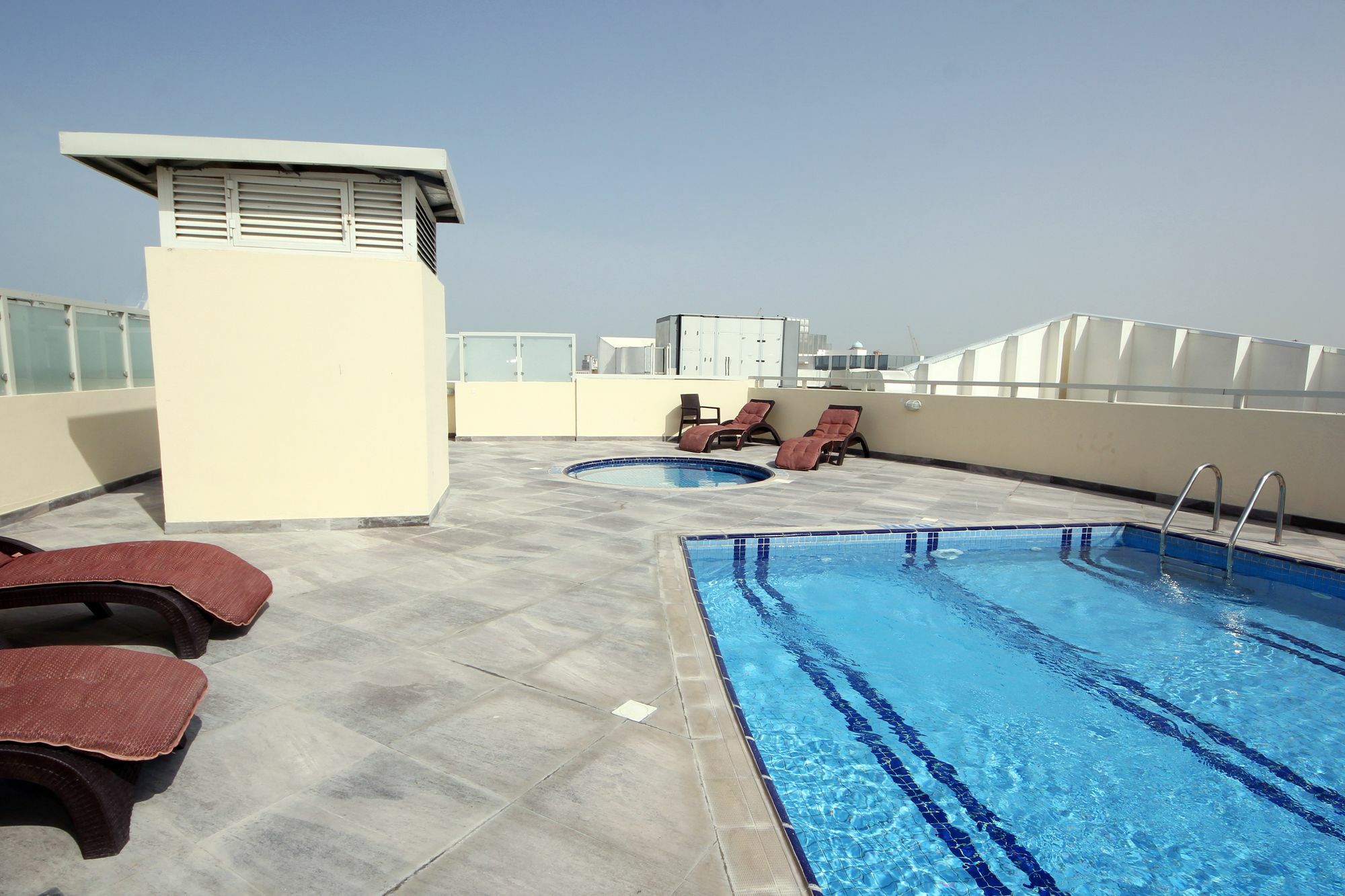 Spacious 2 Bedroom In Al Telal 11, Al Barsha 1 ドバイ エクステリア 写真