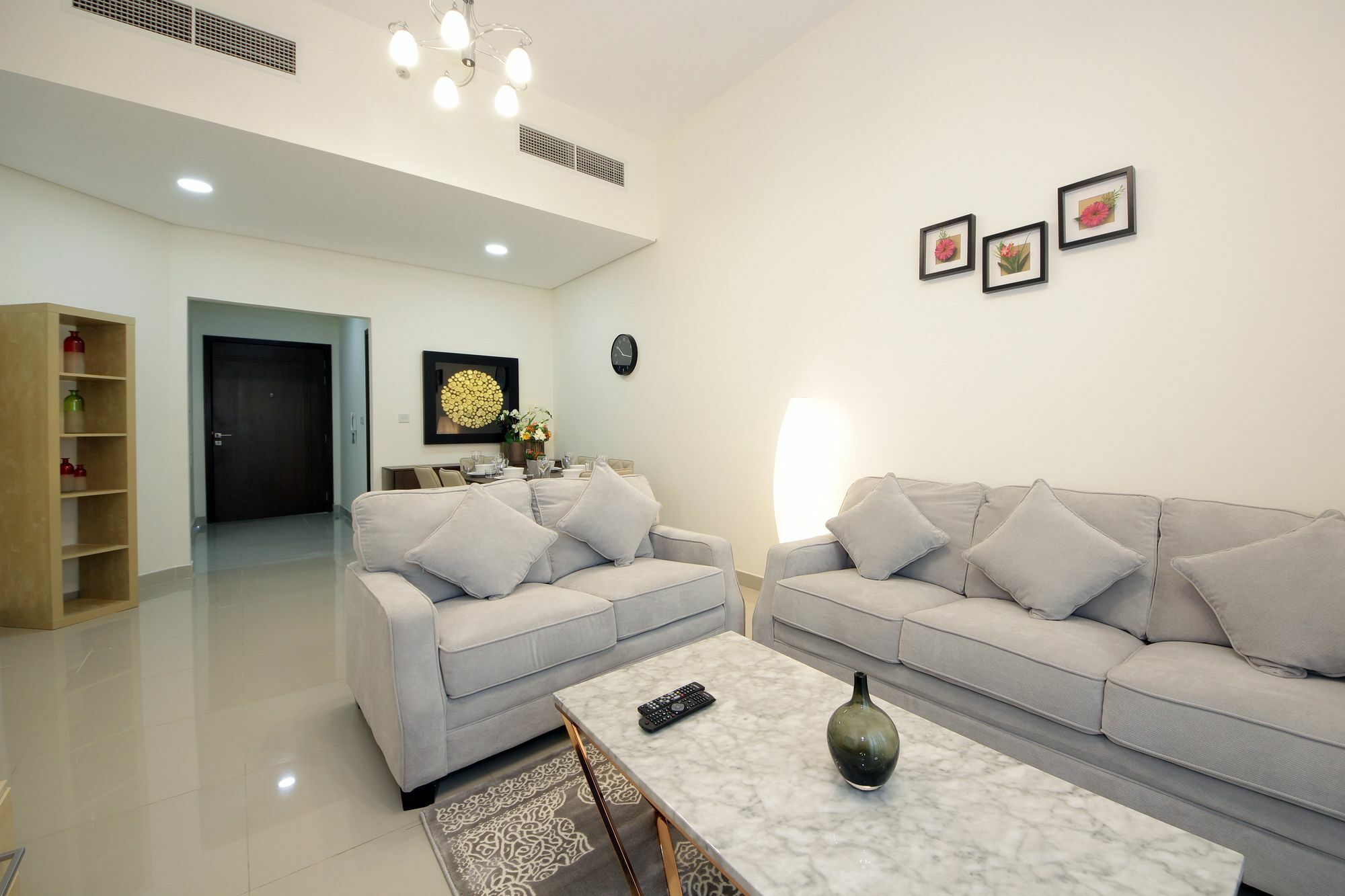 Spacious 2 Bedroom In Al Telal 11, Al Barsha 1 ドバイ エクステリア 写真